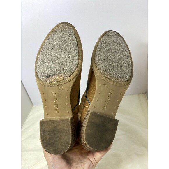INDIGO Rd. Womens size 7.5 Tan Embroidered Flowers Slip-On Ankle Boots - Picture 3 of 7